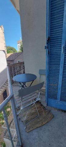 30.GARD.NIMES.Charmant studio en duplex avec terrasse, quartier Notre-Dame
