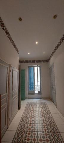 30.GARD.NIMES.Charmant studio en duplex avec terrasse, quartier Notre-Dame