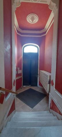 30.GARD.NIMES.Charmant studio en duplex avec terrasse, quartier Notre-Dame