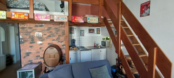 30.GARD.NIMES.Charmant studio en duplex avec terrasse, quartier Notre-Dame