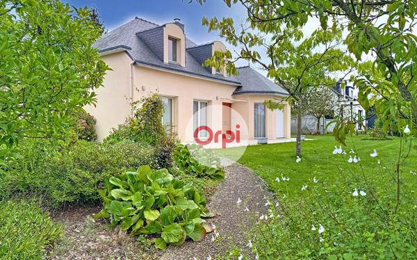 Maison à vendre    6 pièces •  Ambon