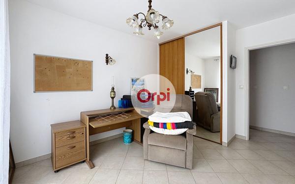 Maison à vendre    6 pièces •  Ambon