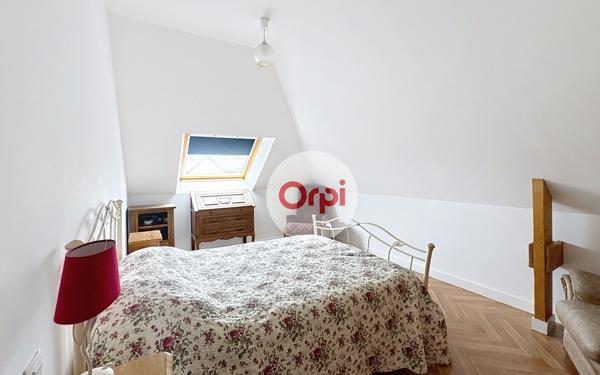 Maison à vendre    6 pièces •  Ambon