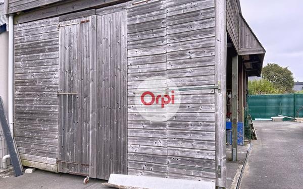 Maison à vendre    6 pièces •  Ambon