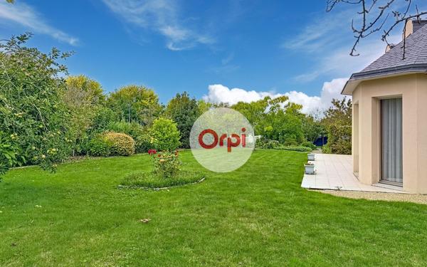 Maison à vendre    6 pièces •  Ambon