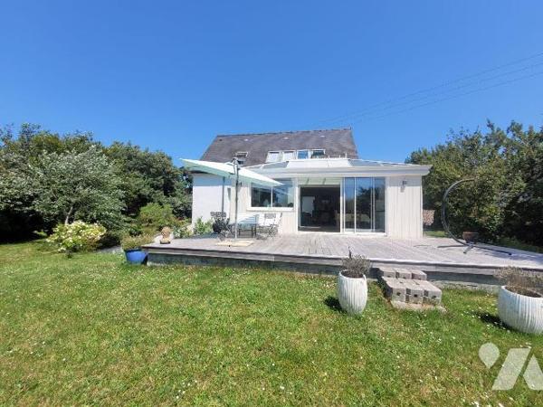 Maison à vendre à Saint-Briac-sur-Mer. 

Une maison d'une surface au sol de 124,70m² située à...