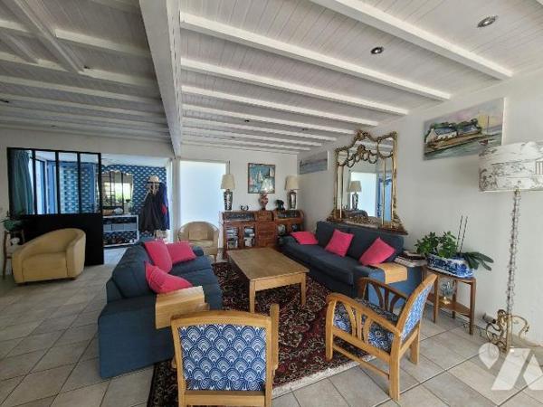 Maison à vendre à Saint-Briac-sur-Mer. 

Une maison d'une surface au sol de 124,70m² située à...