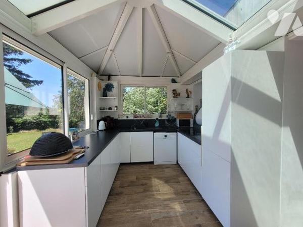 Maison à vendre à Saint-Briac-sur-Mer. 

Une maison d'une surface au sol de 124,70m² située à...