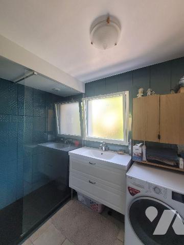 Maison à vendre à Saint-Briac-sur-Mer. 

Une maison d'une surface au sol de 124,70m² située à...