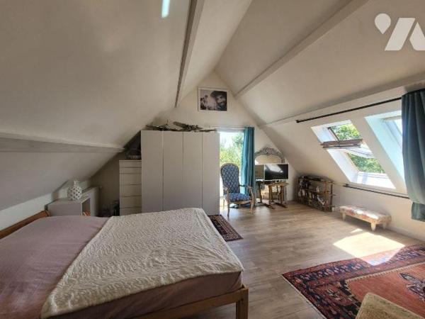 Maison à vendre à Saint-Briac-sur-Mer. 

Une maison d'une surface au sol de 124,70m² située à...