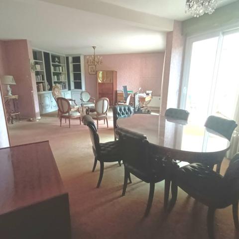 le raisinToulouse Appartement T4 102 m2 avec ascenseur balcon et terrasse