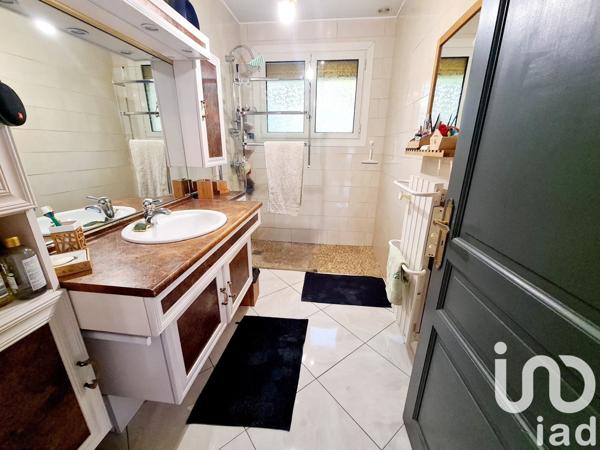 Maison 6 pièces de 156 m² à Burlats (81100)