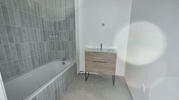 MAISON NEUVE T6 - NON MITOYENNE - JARDIN - 3 PARKINGS