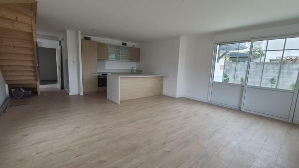 MAISON NEUVE T6 - NON MITOYENNE - JARDIN - 3 PARKINGS