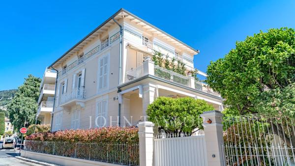 BEAULIEU CENTRE VILLE - APPARTEMENT BOURGEOIS - 6 PIECES- TERRASSE - JARDIN