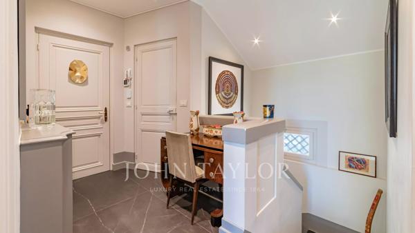 BEAULIEU CENTRE VILLE - APPARTEMENT BOURGEOIS - 6 PIECES- TERRASSE - JARDIN
