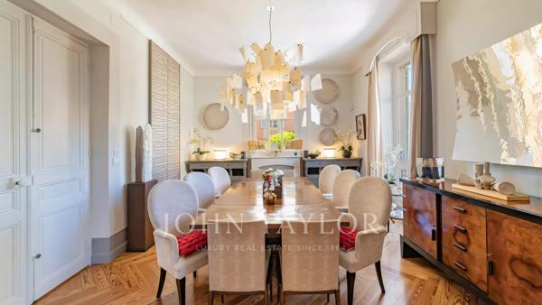 BEAULIEU CENTRE VILLE - APPARTEMENT BOURGEOIS - 6 PIECES- TERRASSE - JARDIN
