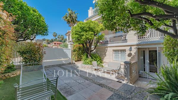 BEAULIEU CENTRE VILLE - APPARTEMENT BOURGEOIS - 6 PIECES- TERRASSE - JARDIN