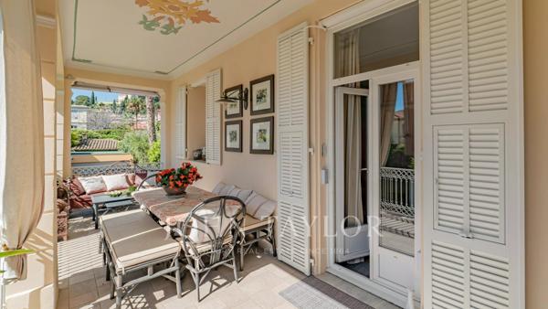 BEAULIEU CENTRE VILLE - APPARTEMENT BOURGEOIS - 6 PIECES- TERRASSE - JARDIN