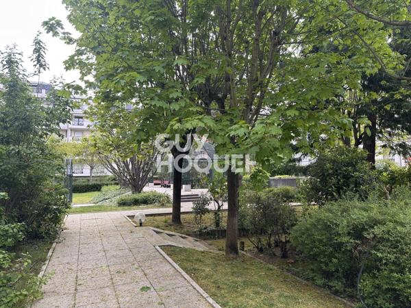 Appartement 3 pièces calme et lumineux à vendre de 76.29 m² à La Garenne Colombes avec terrasse et double parking