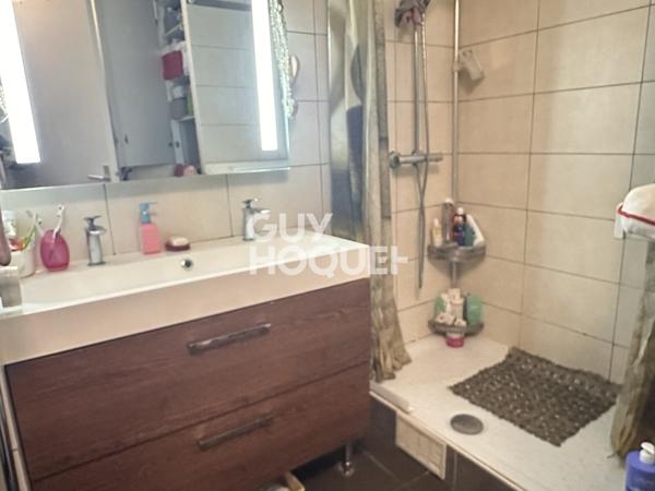 Appartement 3 pièces calme et lumineux à vendre de 76.29 m² à La Garenne Colombes avec terrasse et double parking