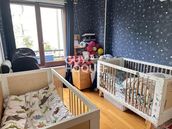 Appartement 3 pièces calme et lumineux à vendre de 76.29 m² à La Garenne Colombes avec terrasse et double parking