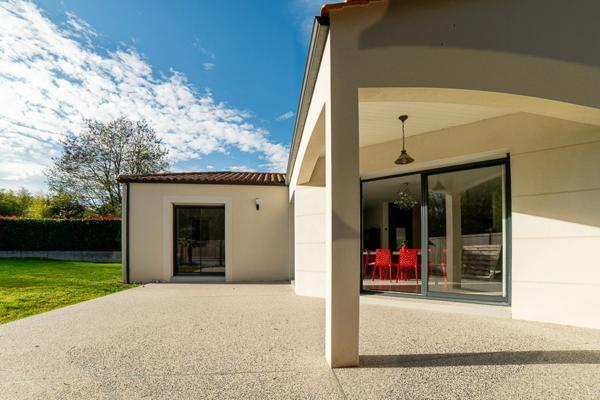 Maison plain-pied, 4 chambres, 733 m² jardin