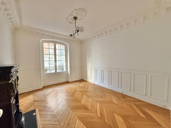 Mairie du 12eme  3 pièces 53 m2