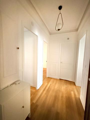 Mairie du 12eme  3 pièces 53 m2