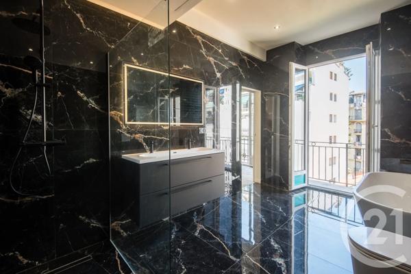Appartement F3 à vendre  3 pièces - 104,53 m 2   NICE  - 06