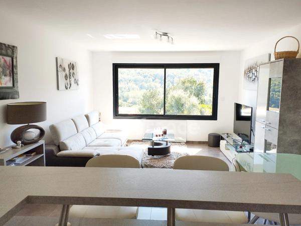 Bel appartement T2 moderne de 51 m2 à FOLELLI