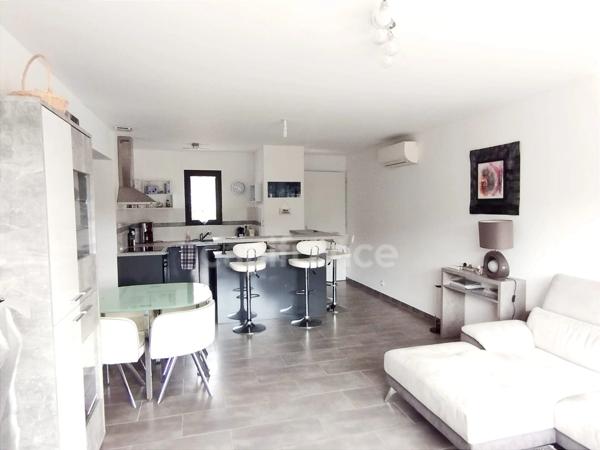 Bel appartement T2 moderne de 51 m2 à FOLELLI