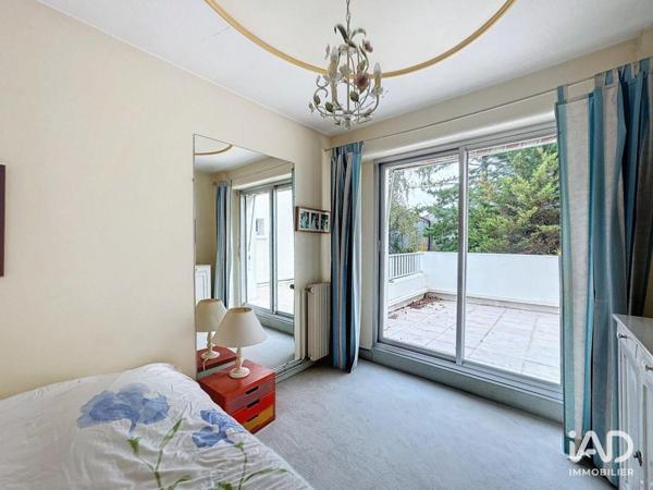 Boutique/Local commercial à vendre 555 m² Tinqueux