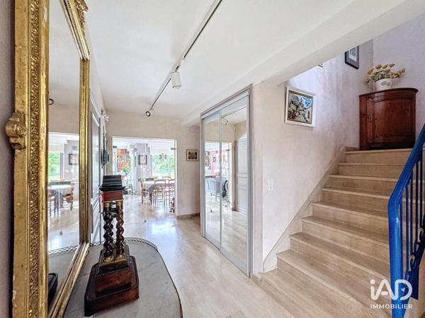 Boutique/Local commercial à vendre 555 m² Tinqueux