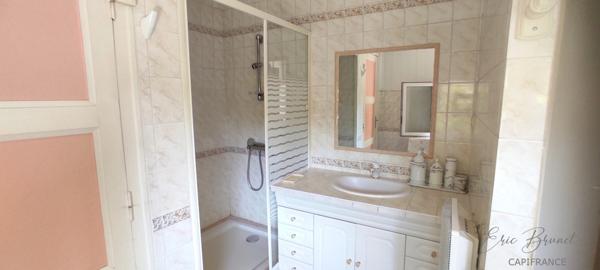 LANTON - maison 3 chambres avec garage et annexes