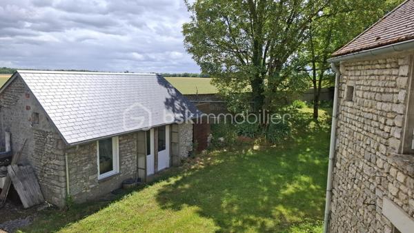 A 10 minutes de Méréville, 15min de Pithiviers, sur la commune d’Autruy-sur-Juine.

Je vous invite à découvrir cette superbe maison en pierre bien au calme à la campagne.

Elle se compose d’une vie de plain-pied.
L’entrée se fait par le salon/salle à manger, belle pièce lumineuse et agréable avec sa cheminée à foyer ouvert communicante avec la cuisine. Idéale pour les longues soirées d'hiver au coin du feu.
La cuisine est équipée et aménagée, très fonctionnelle avec ses nombreux rangements et son cellier communicant avec  la salle à manger.
Un second salon avec poêle à bois permet de se retrancher au calme lorsque la famille s'active dans la pièce principale.
Une belle chambre avec rangements, une salle d'eau  et un WC séparé complète le rez-de-chaussée.

A l’étage un pallier dessert 5 chambres, une salle de bain spacieuse avec baignoire et vasque, des WC séparés. 

Un coin atelier avec un grenier. qui pourrait servir de chambre supplémentaire.

A l’extérieur un vaste garage, des appentis, et deux petites dépendances pour le stockage.

Une belle cave voutée.

Le jardin est clos et arboré avec des coins ombragés pour faire face aux grandes vagues de chaleur. 
Une autre parcelle est attenante au terrain avec de beaux arbres.

Les point technique : 
-	Fenêtres double vitrage PVC avec volets roulants électrique sur le bas et volets PVC.
-	Chaudière au gaz avec citerne
-	Cheminée et poêle à bois
-	Adoucisseur

Ce que j’aime dans ce bien ce sont les volumes des pièces cette maison est idéale pour recevoir la famille, des amis.
Elle est fonctionnelle et offre de nombreux rangements.
Le jardin est agréable bien au calme.
Un vrai havre de paix.

Plus d’informations contactez moi  au 06 23 39 96 34
