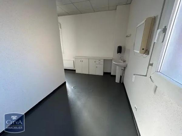 Local professionnel à louer 24.32m²