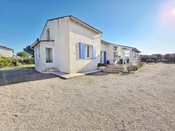 Beaucaire (30300) Maison de plain-pied avec grand espace vert