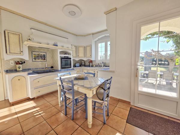 Beaucaire (30300) Maison de plain-pied avec grand espace vert