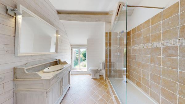 Charmant Corps de ferme avec Grand Terrain Agricole