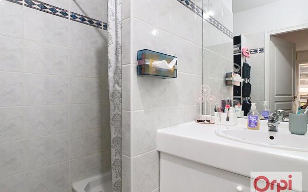 Appartement à vendre    2 pièces • 46,40 m2 Issy-les-Moulineaux