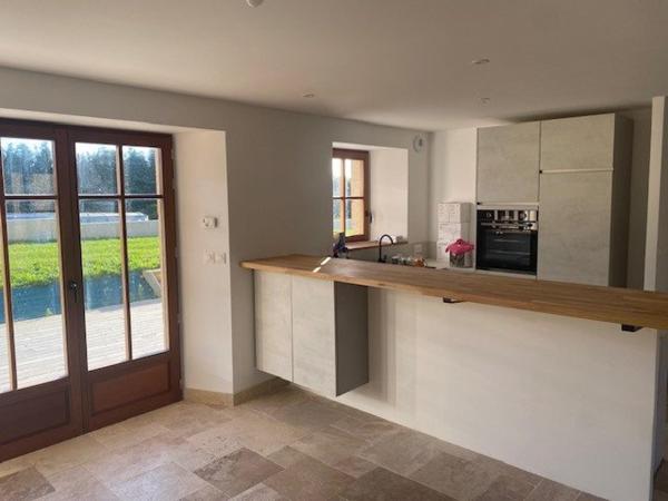 Deux propriétés de 14 pièces refait à neuf