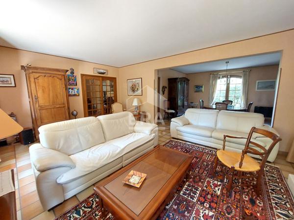 Biganos: Maison familiale 250 m² sur parcelle d'environ 1900 m²