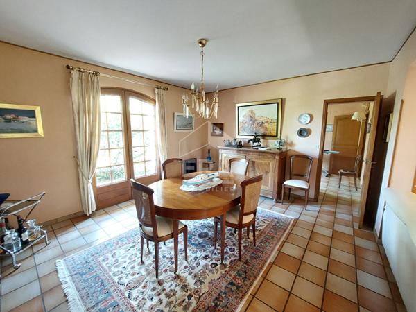 Biganos: Maison familiale 250 m² sur parcelle d'environ 1900 m²