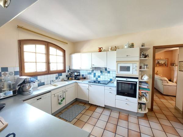 Biganos: Maison familiale 250 m² sur parcelle d'environ 1900 m²