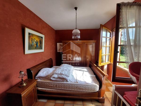 Biganos: Maison familiale 250 m² sur parcelle d'environ 1900 m²