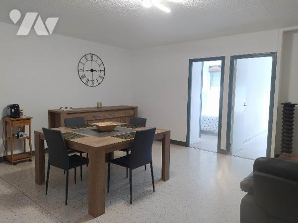 A vendre local d'activité avec un entrepôt, des bureaux et un logement