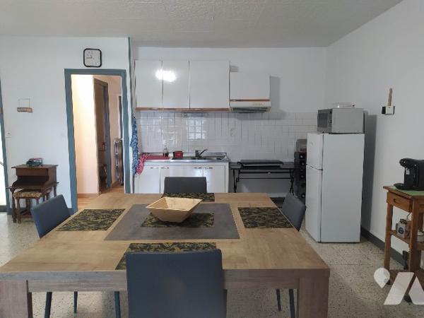 A vendre local d'activité avec un entrepôt, des bureaux et un logement