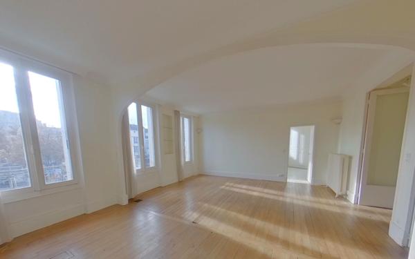 Appartement à vendre    3 pièces • 104,28 m2 Épernay
