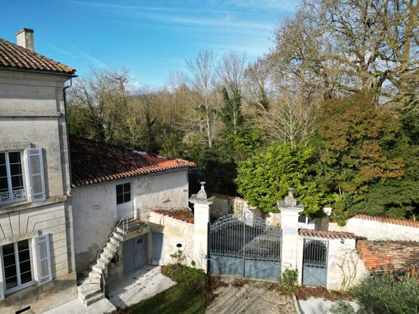 Ancienne demeure viticole d'exception Saint-Jean-d'Angély (17400)